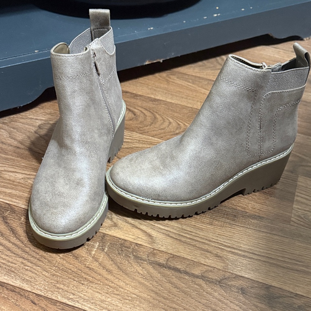 Cliffs by WHITE MOUNTAIN Gray Ankle Booties